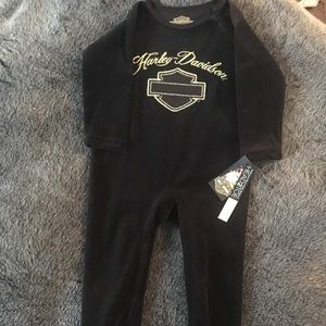 Valore onesie
